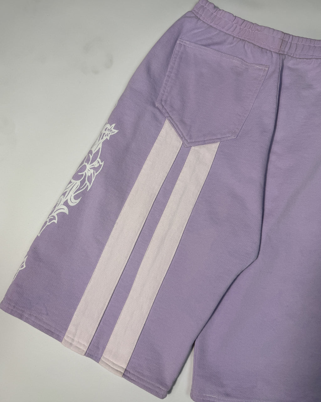 PURPLE ORCHID CAPRI SWEATSHORTS